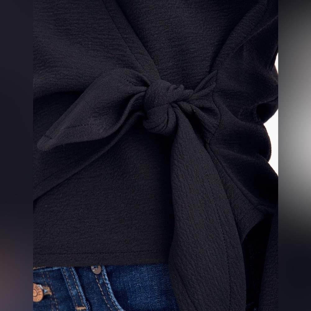 Madewell Texture & Thread Crepe Wrap Top in True Black - Size XXS - Picture 4 of 5